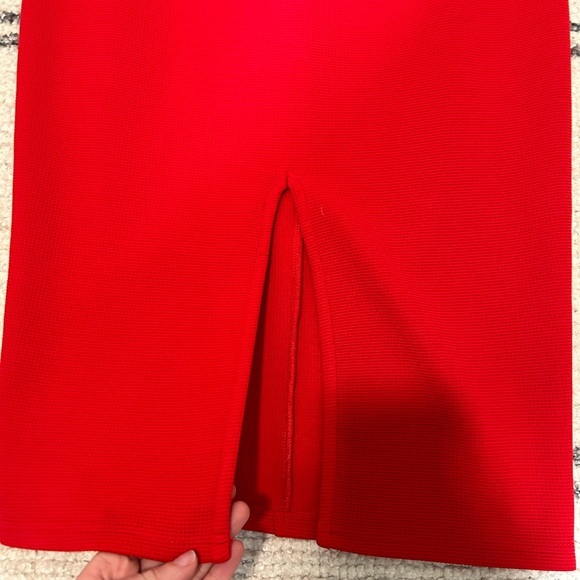 Lulu’s red halter dress - Picture 9 of 9